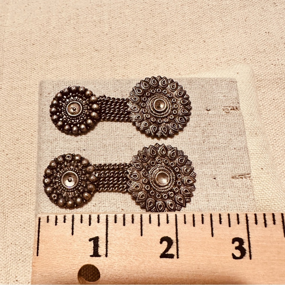 Vintage | Earrings | Vintage Afghan Silver Earrings - Picture 3 of 4